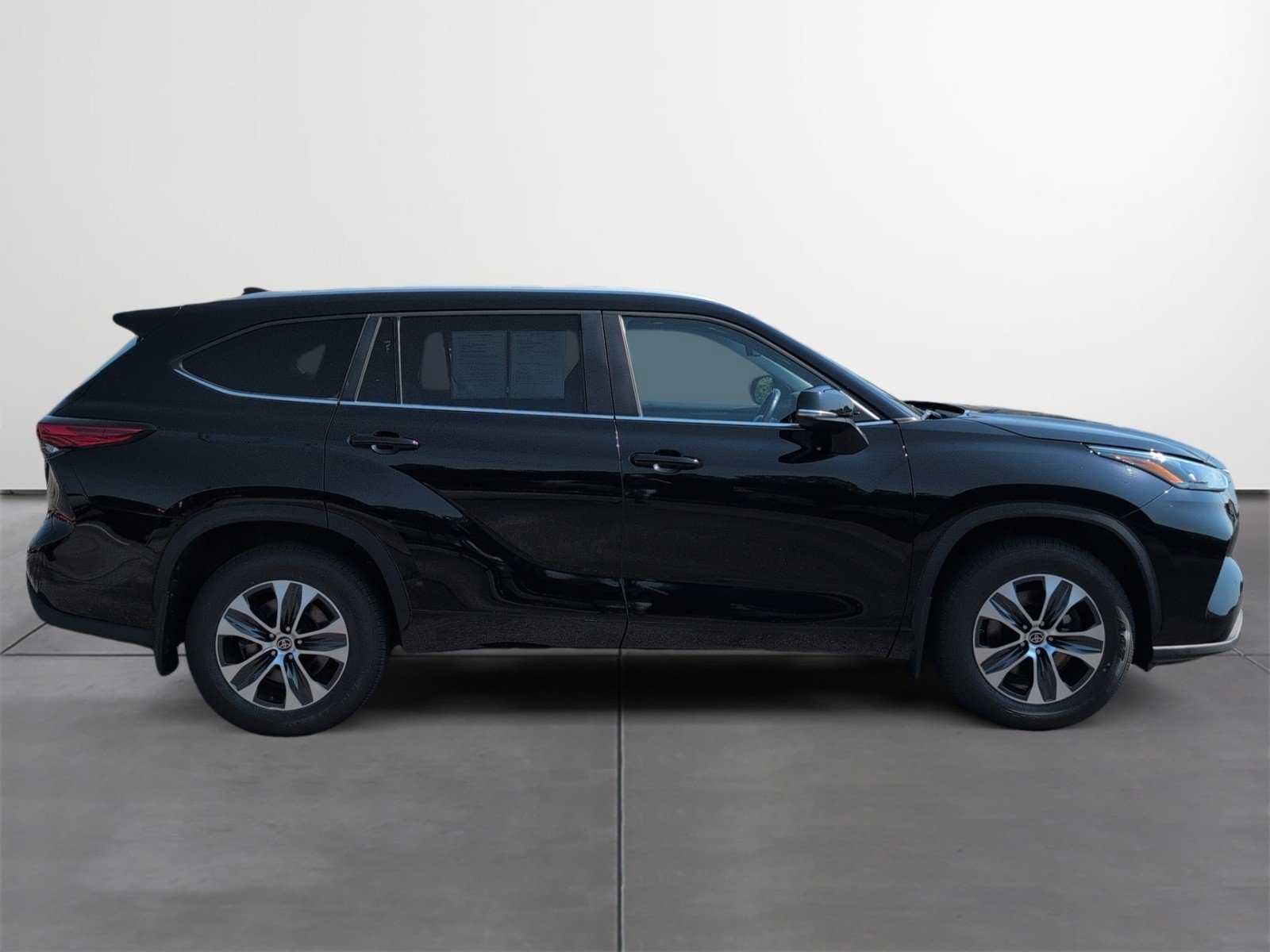 Used 2023 Toyota Highlander SUV