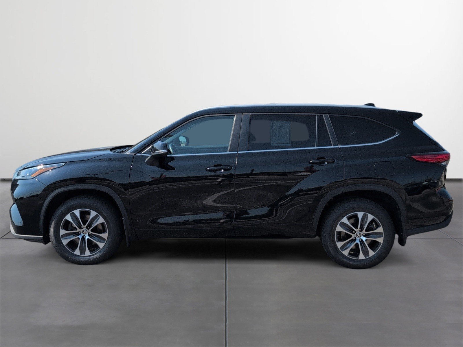 Used 2023 Toyota Highlander SUV