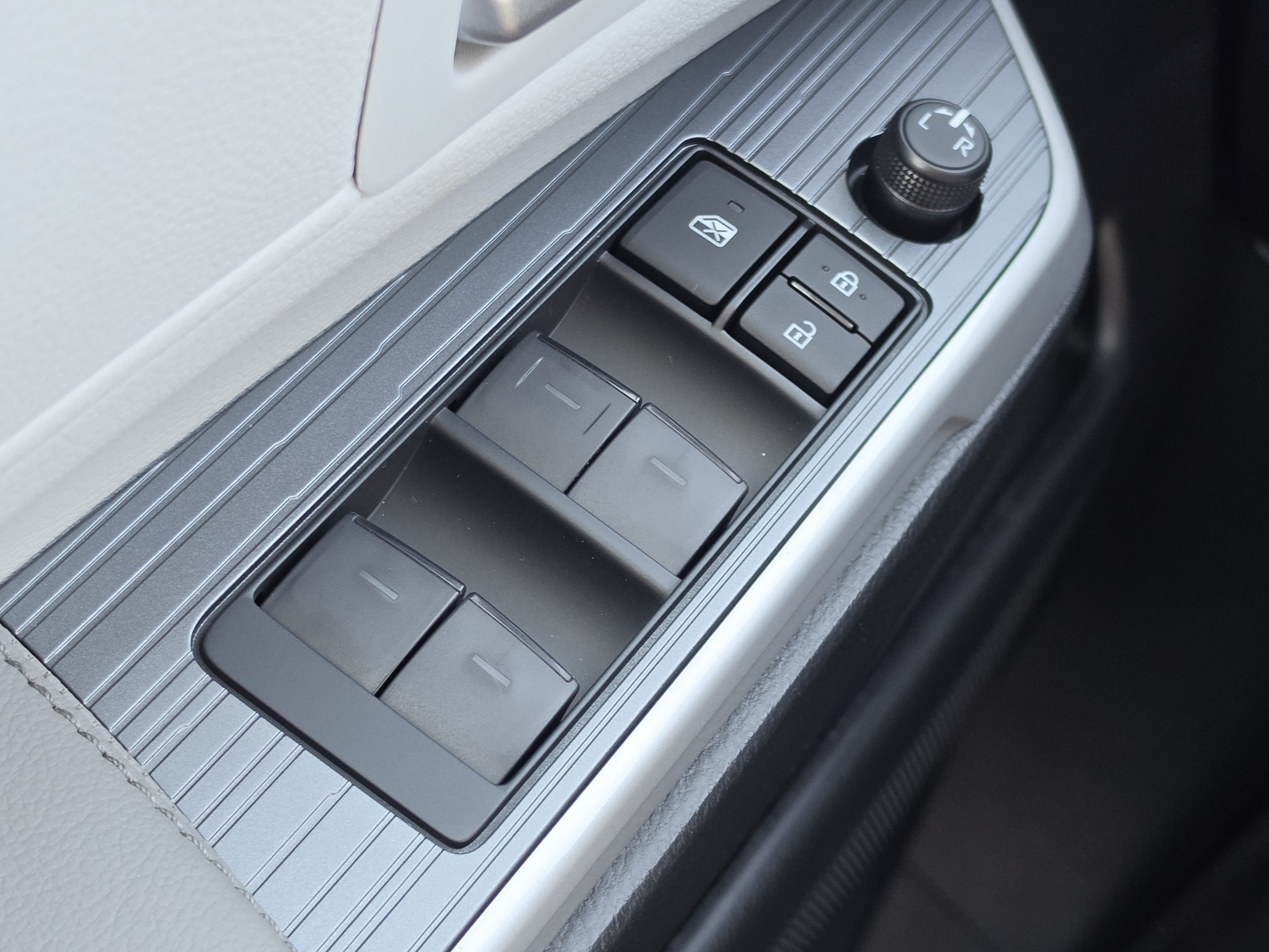 New 2026 Toyota Sienna Van
