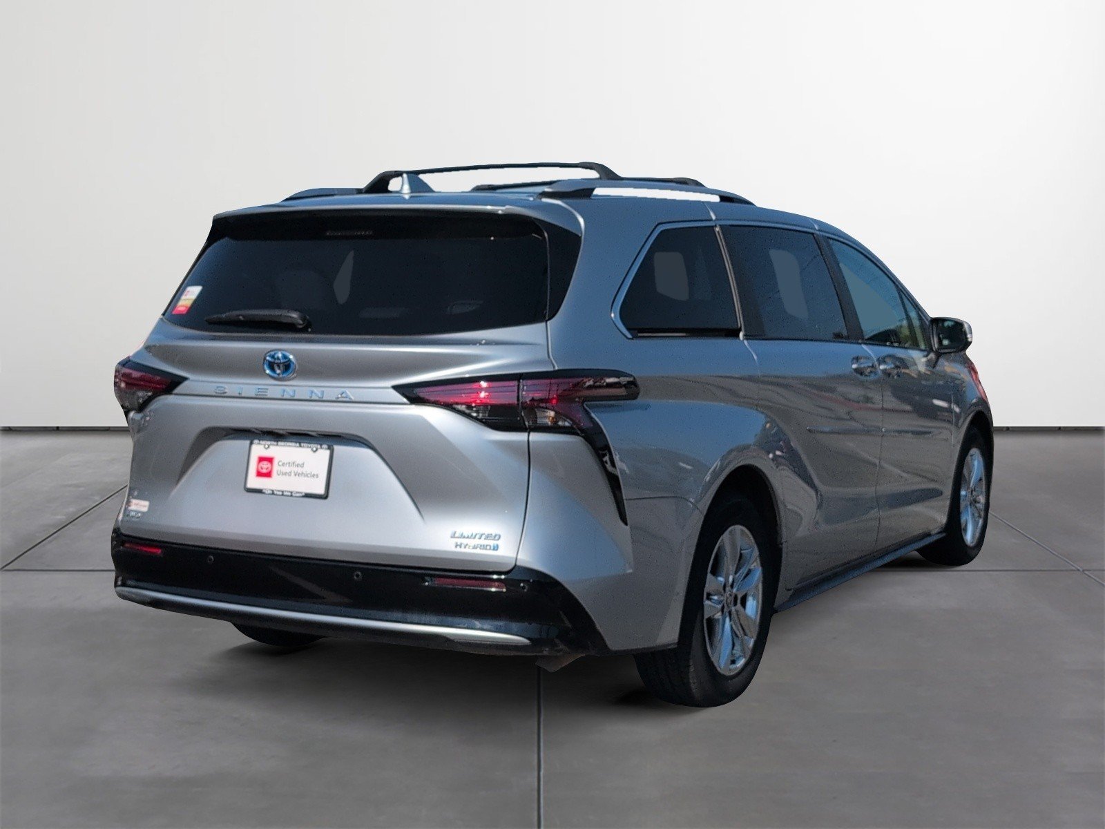 Used 2024 Toyota Sienna Van