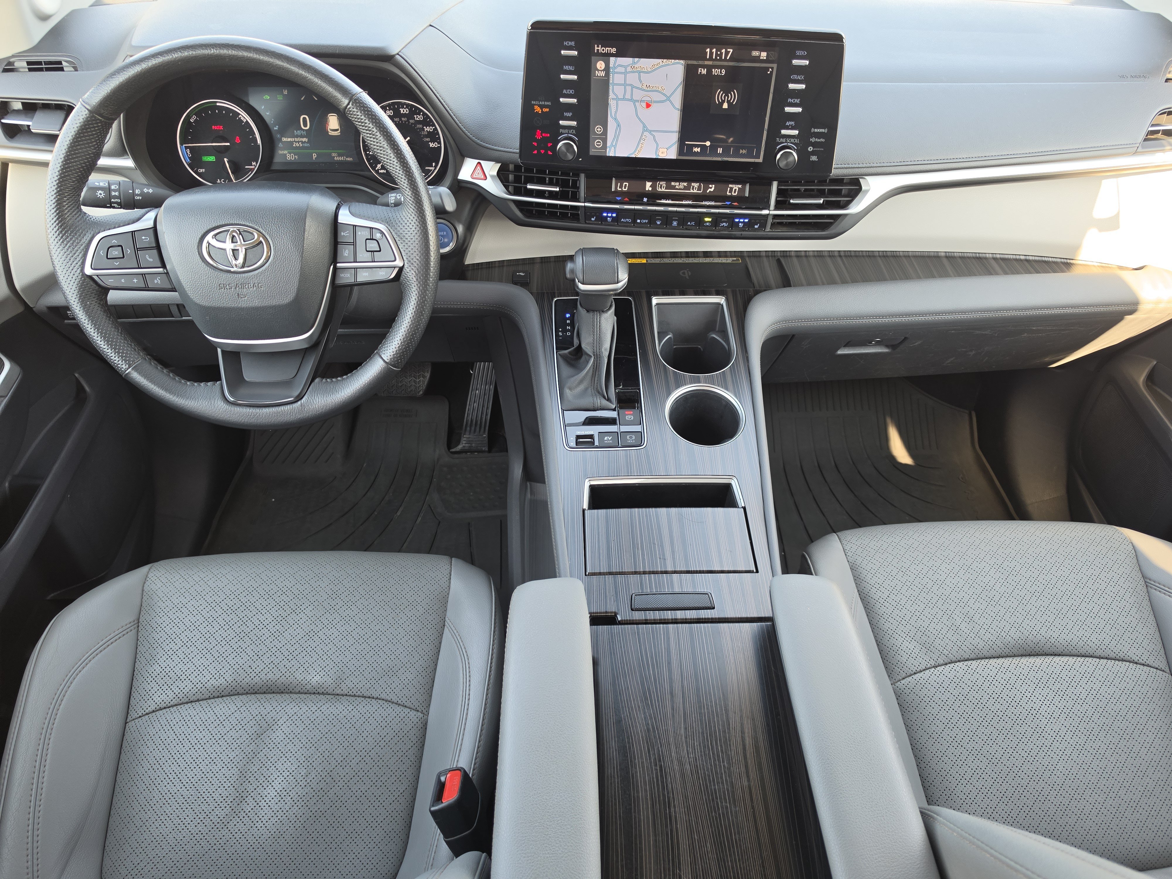Used 2024 Toyota Sienna Van