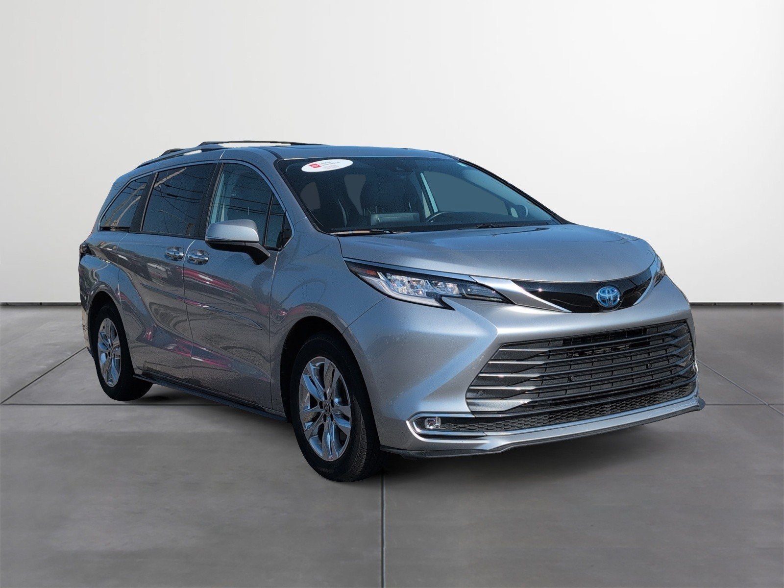 Used 2024 Toyota Sienna Van