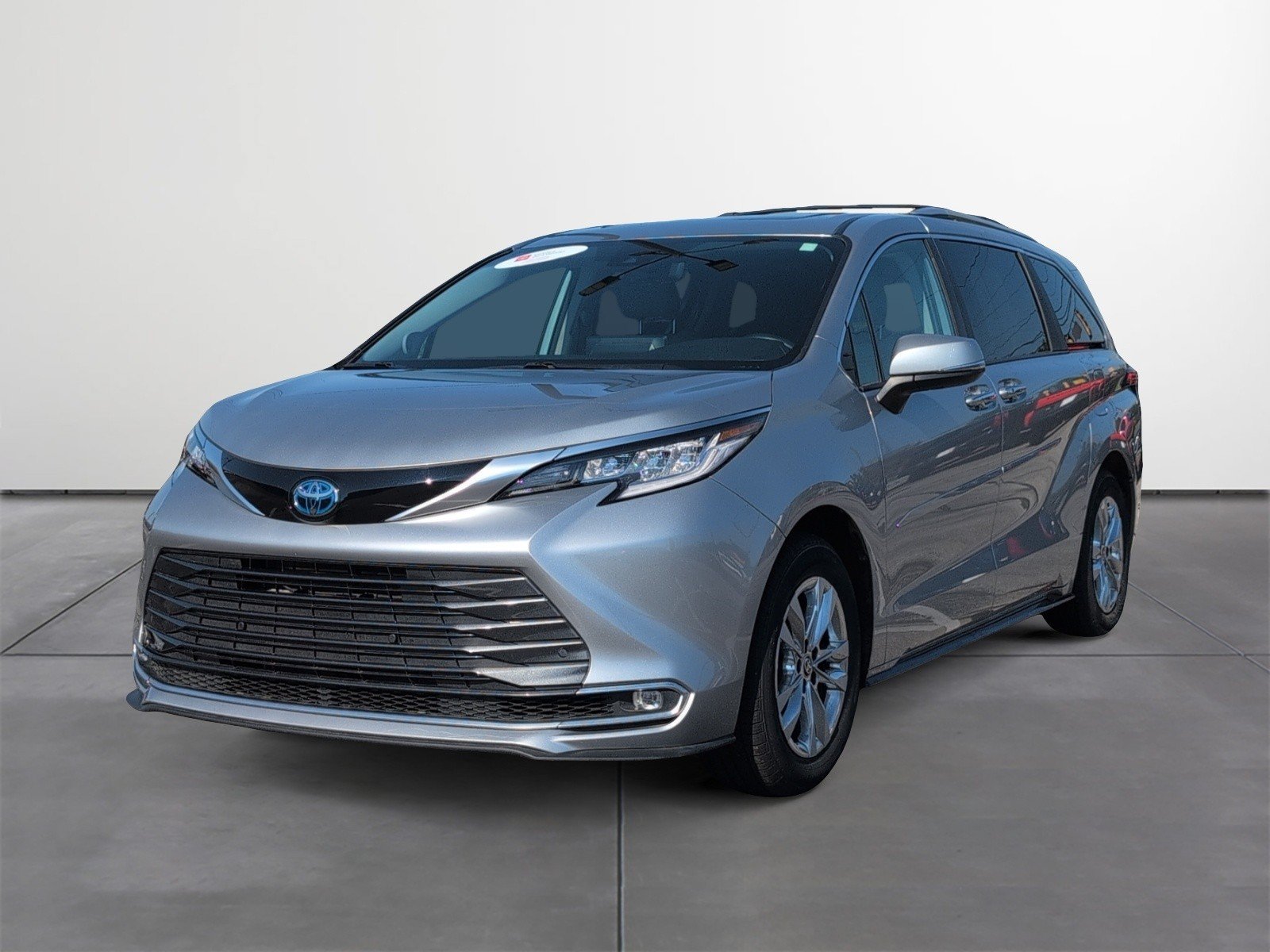 Used 2024 Toyota Sienna Van