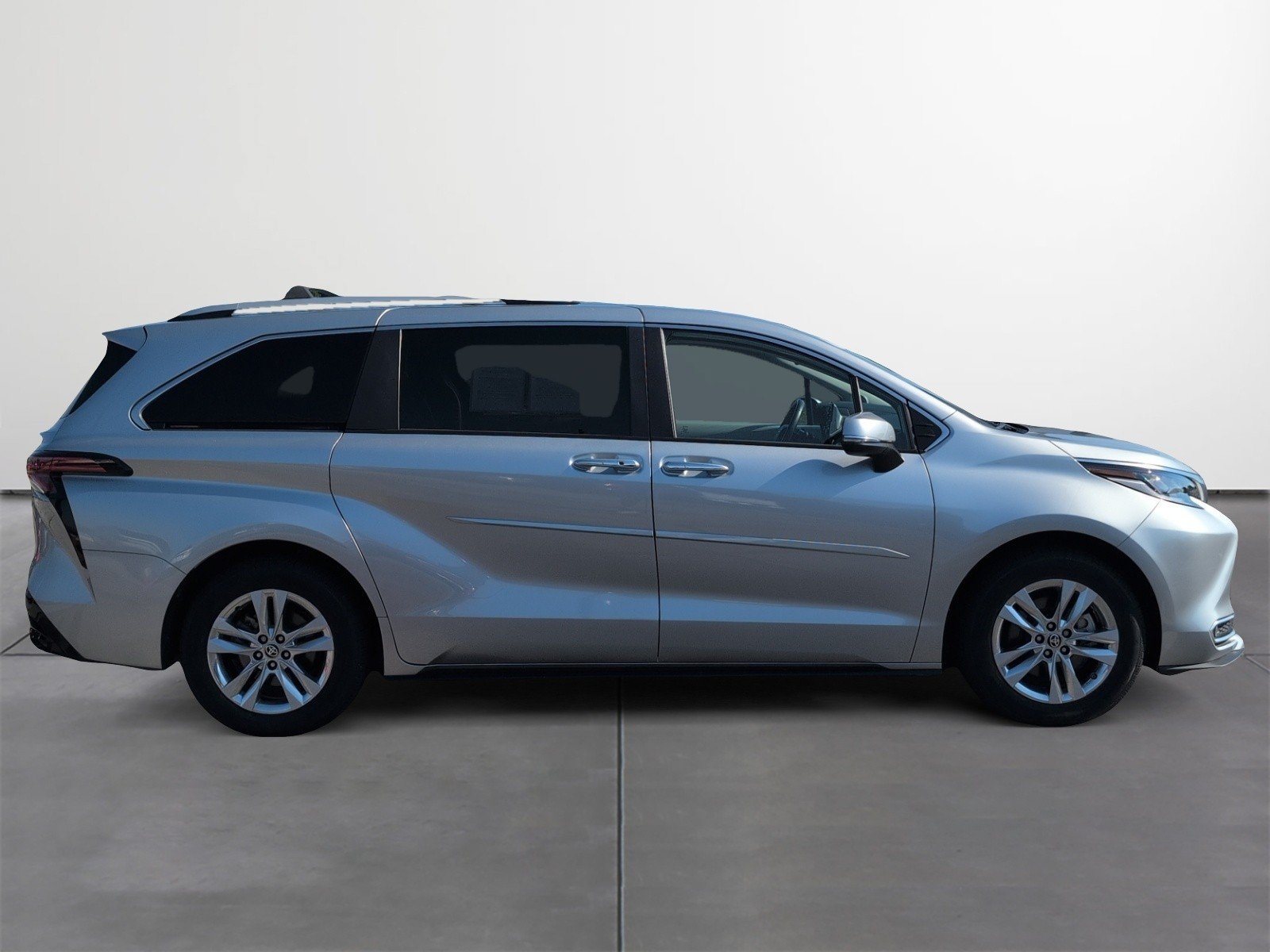 Used 2024 Toyota Sienna Van