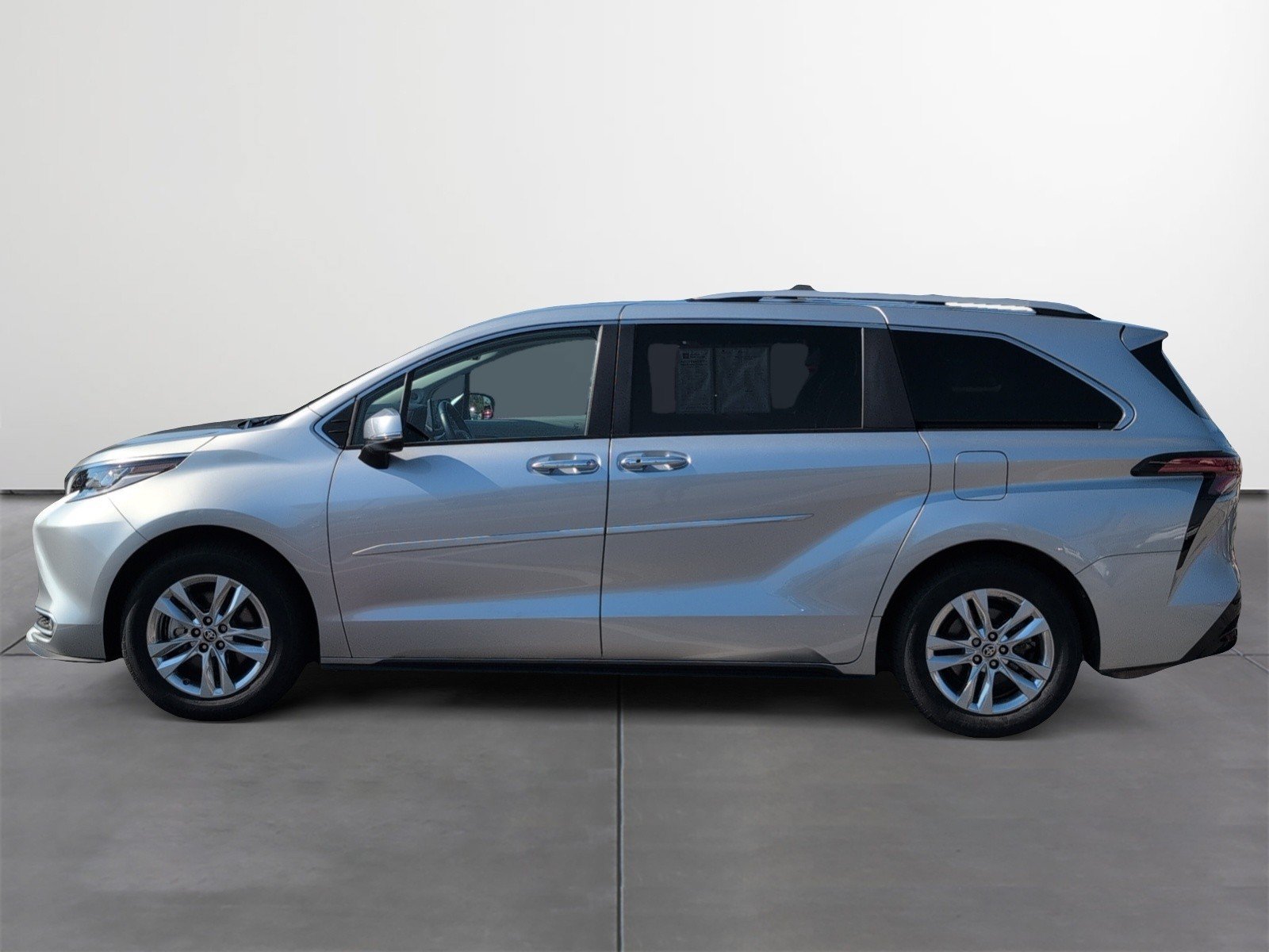 Used 2024 Toyota Sienna Van