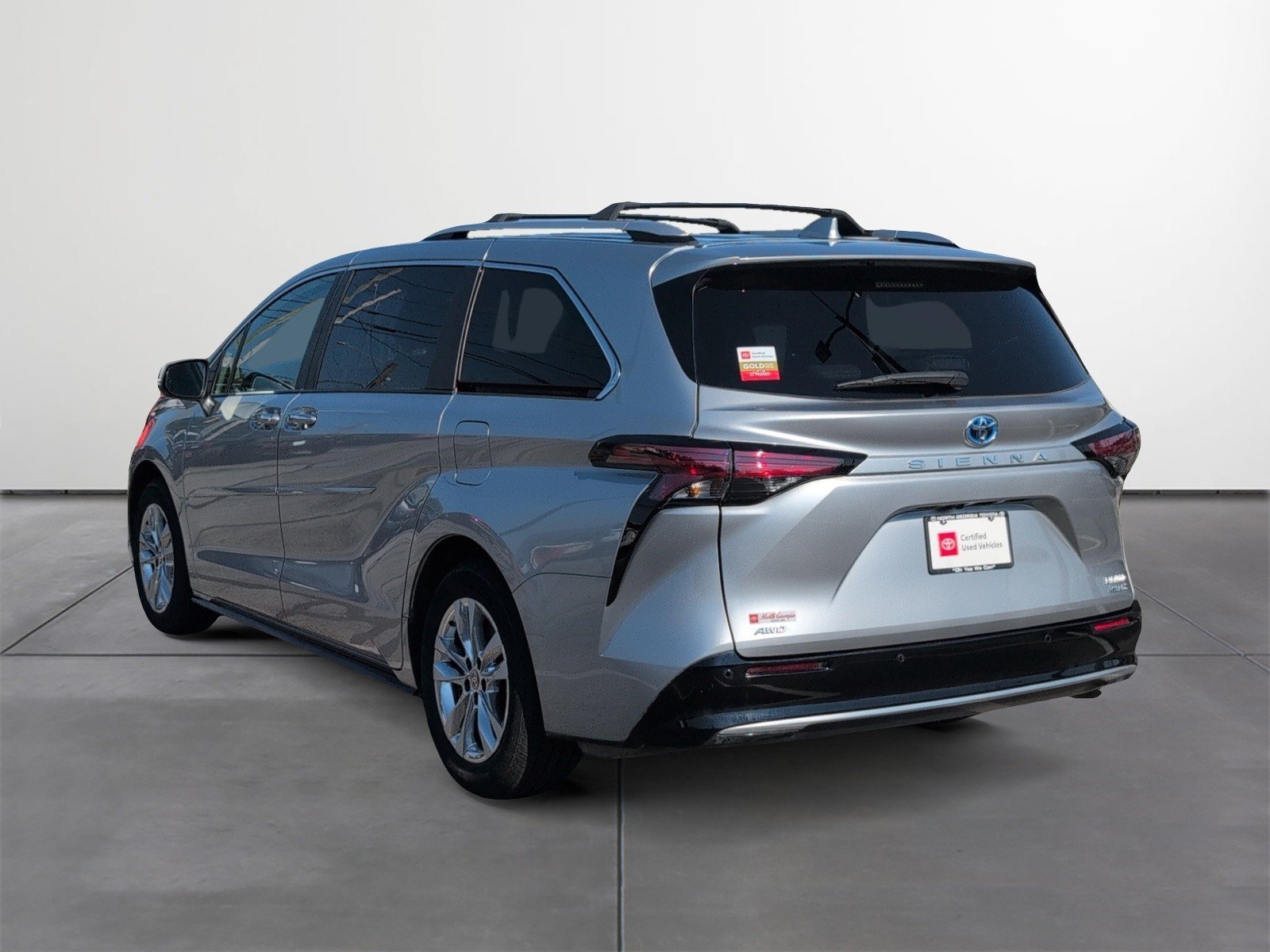 Used 2024 Toyota Sienna Van