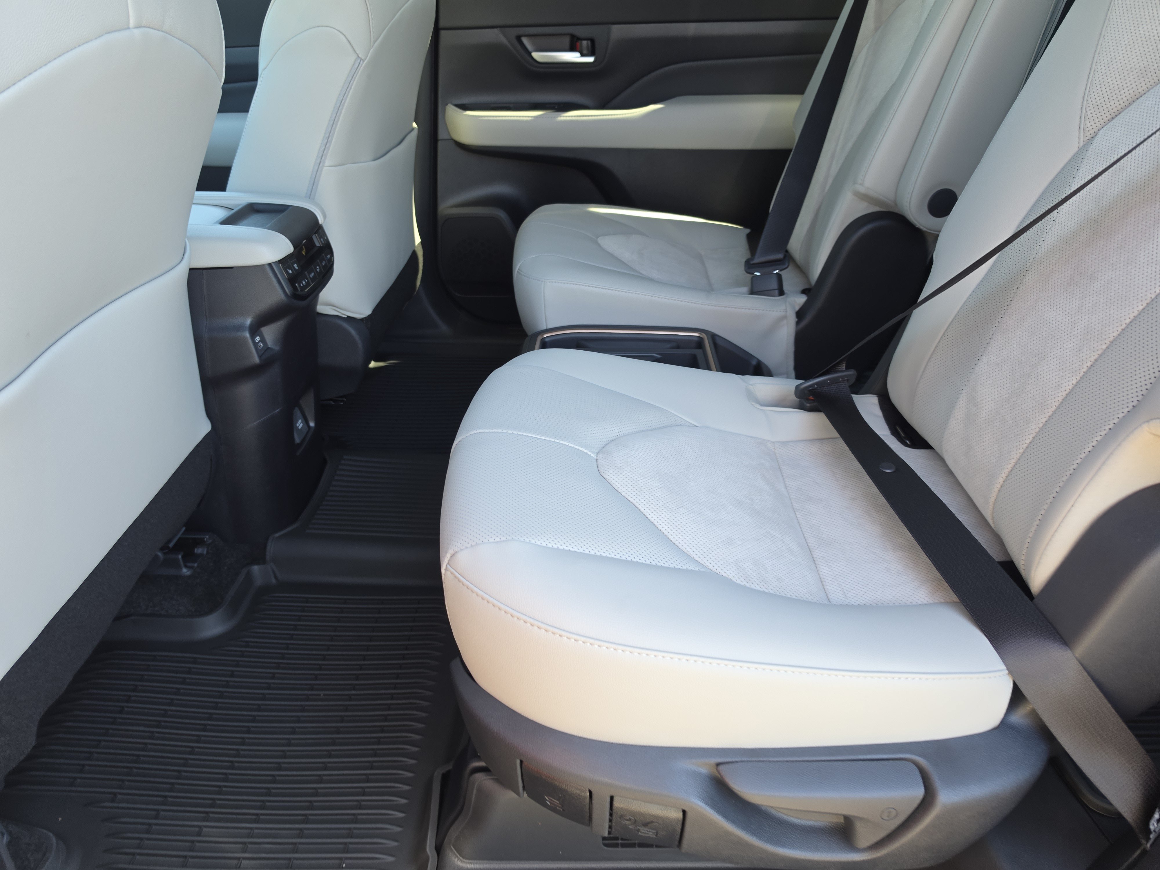 New 2026 Toyota Grand Highlander Hybrid SUV