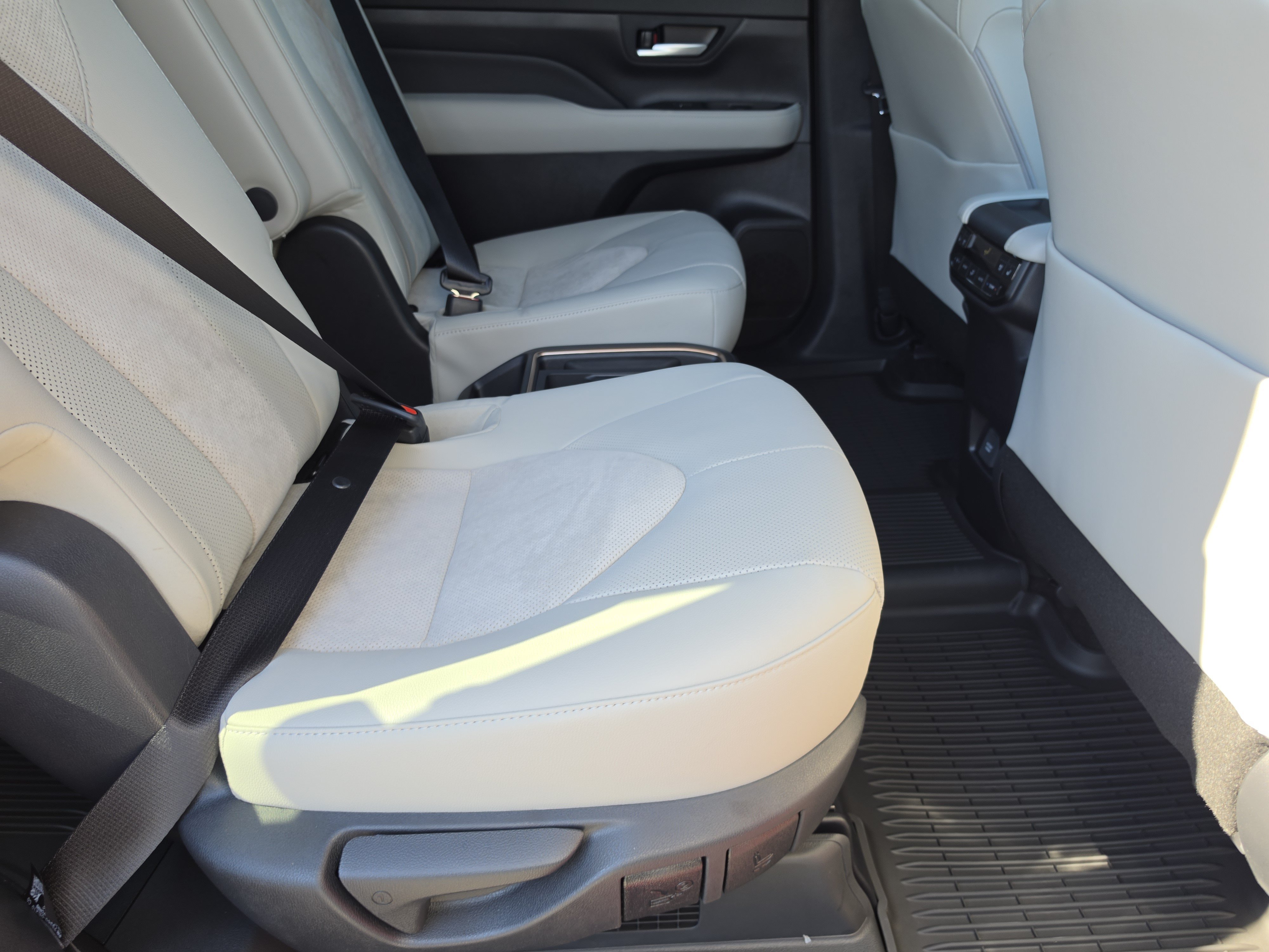 New 2026 Toyota Grand Highlander Hybrid SUV
