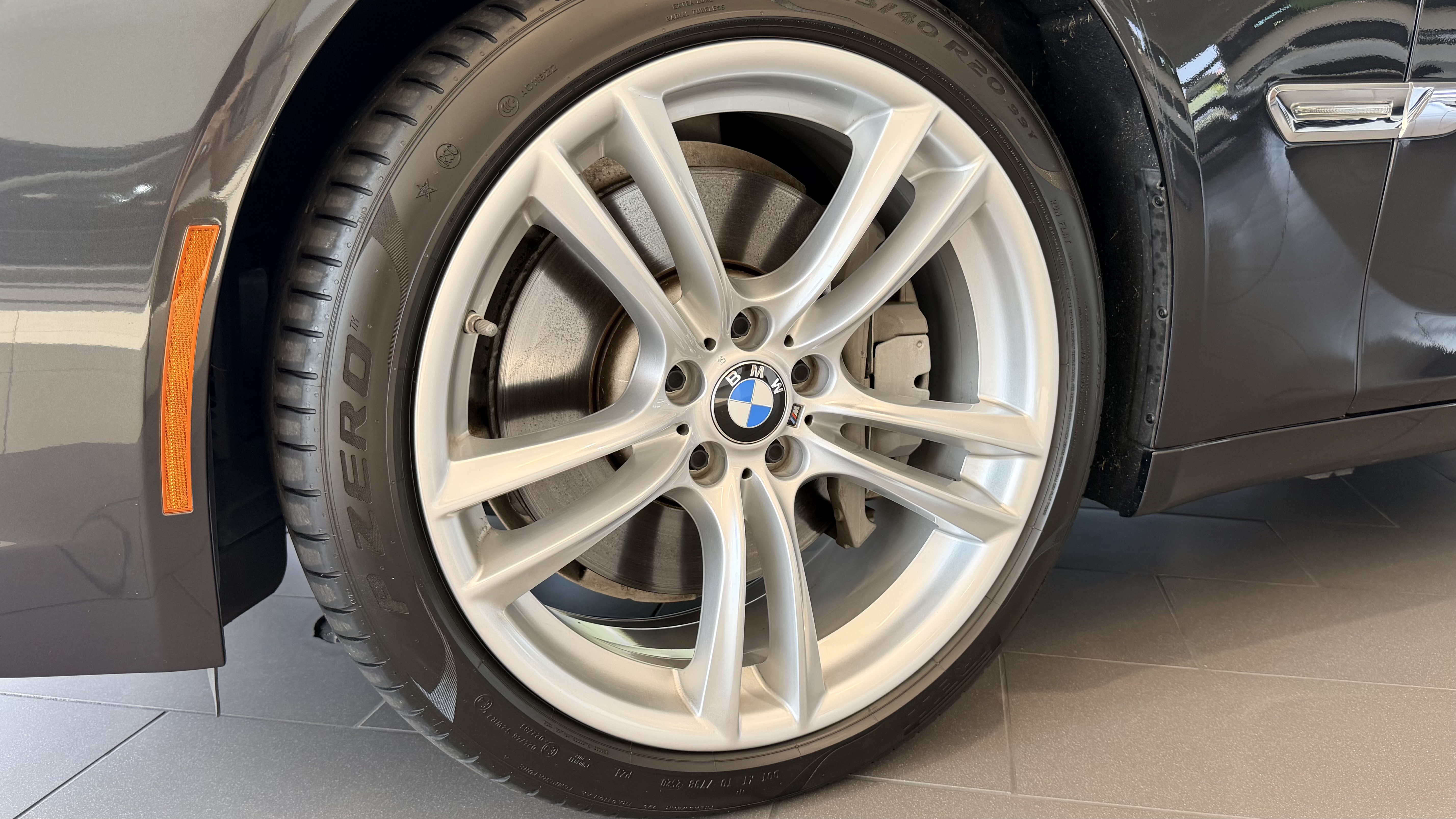 Used 2012 GRAY BMW 750i image 14