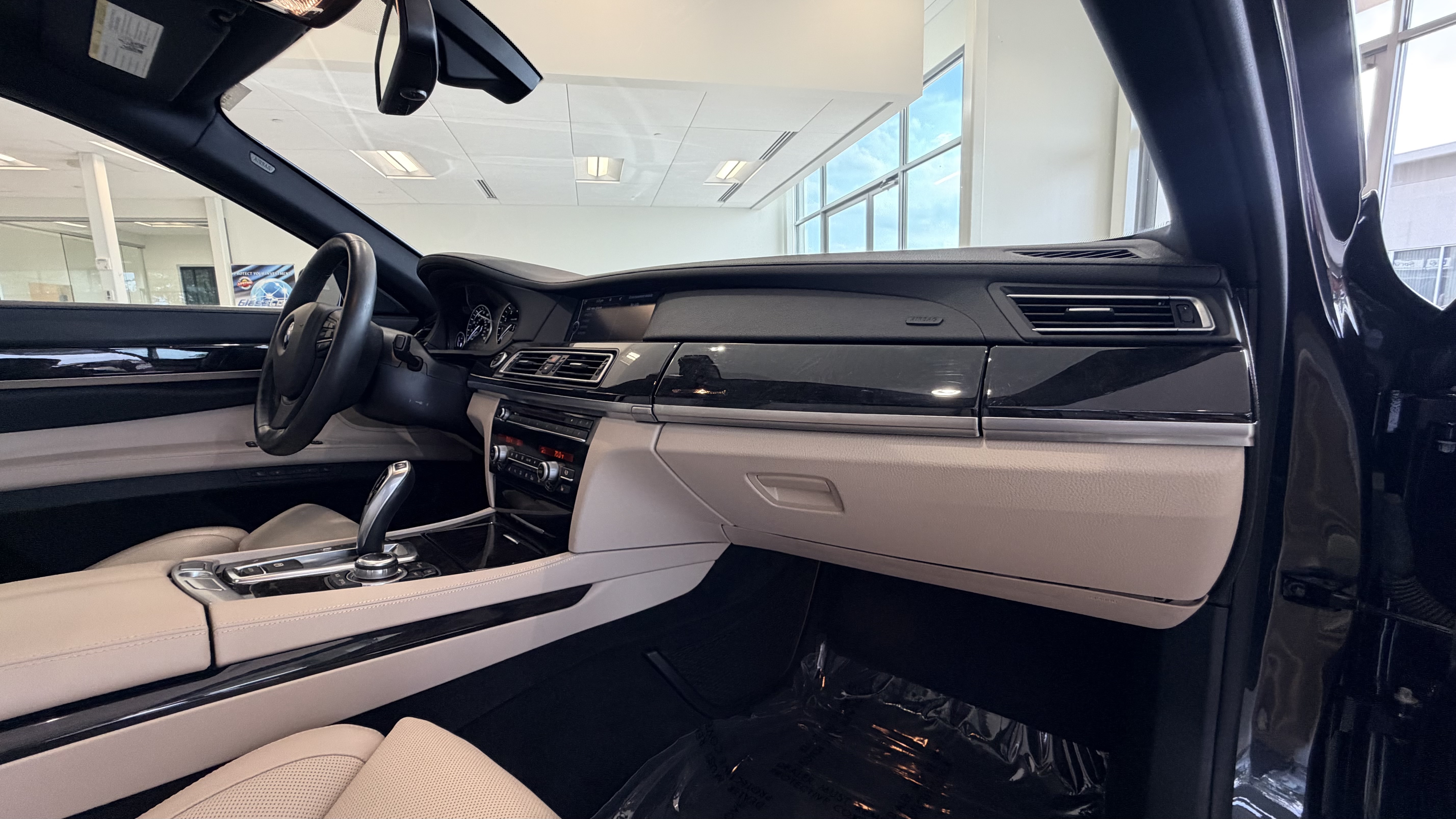 Used 2012 GRAY BMW 750i image 111