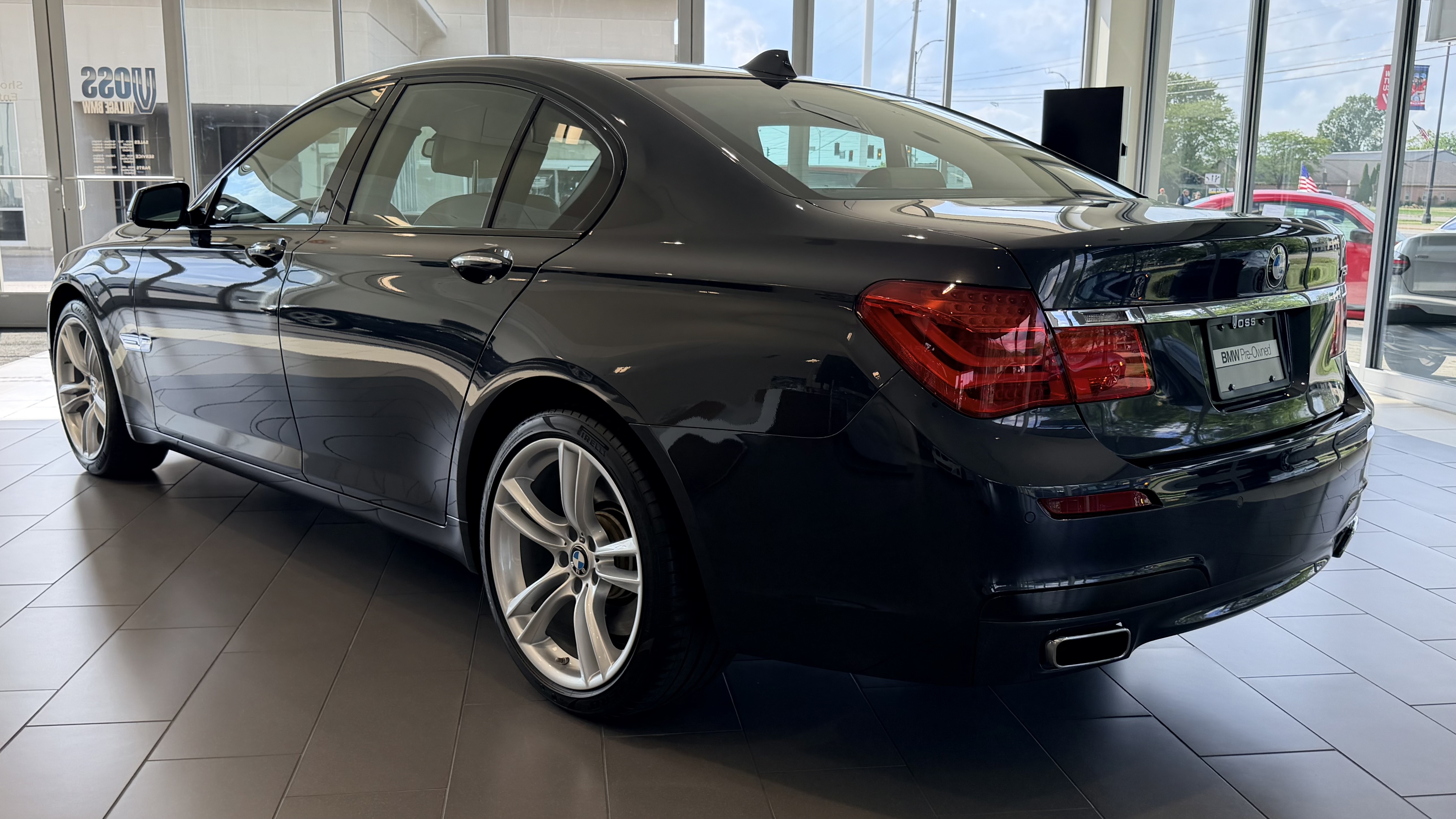 Used 2012 GRAY BMW 750i image 21
