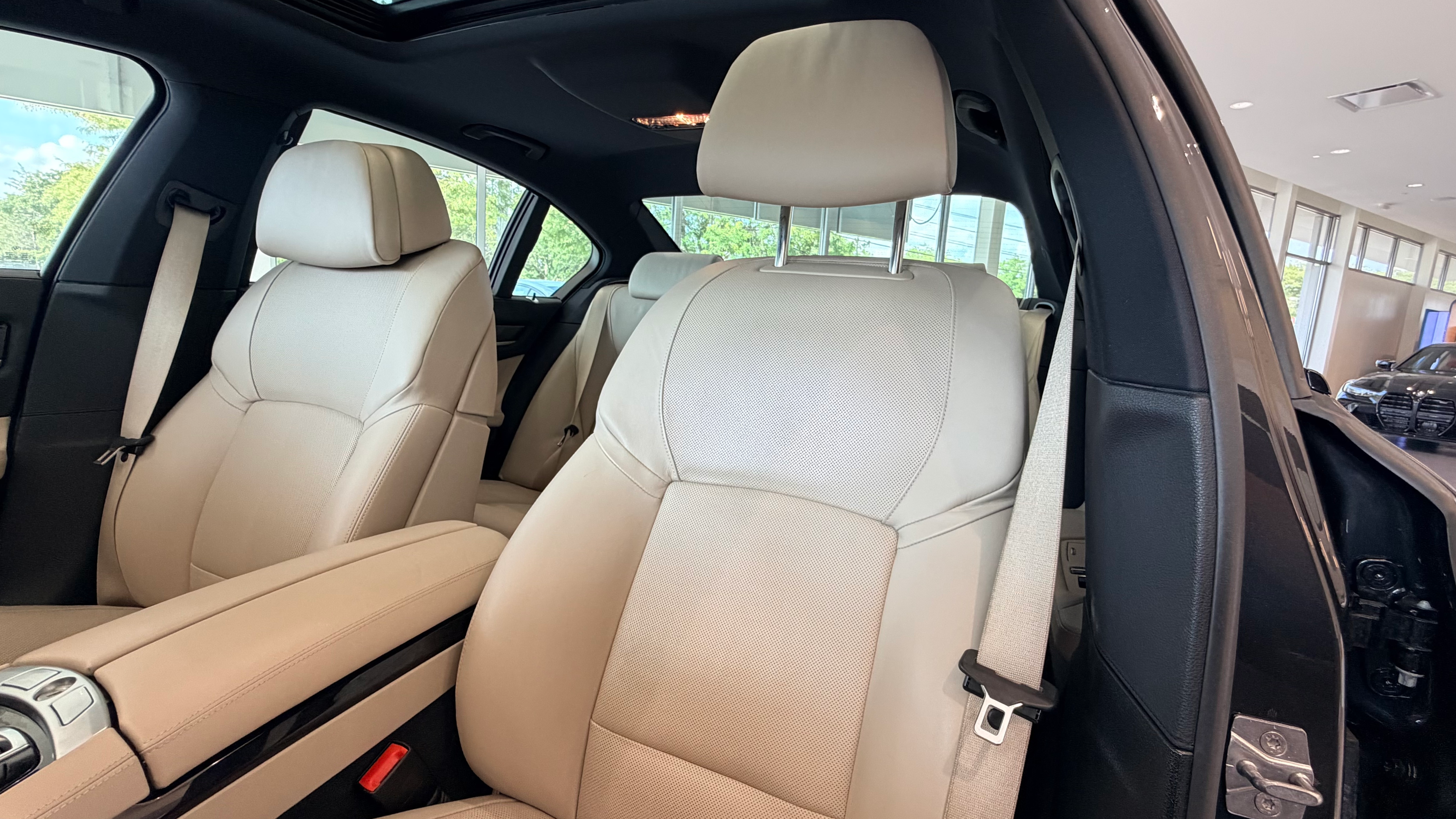 Used 2012 GRAY BMW 750i image 41
