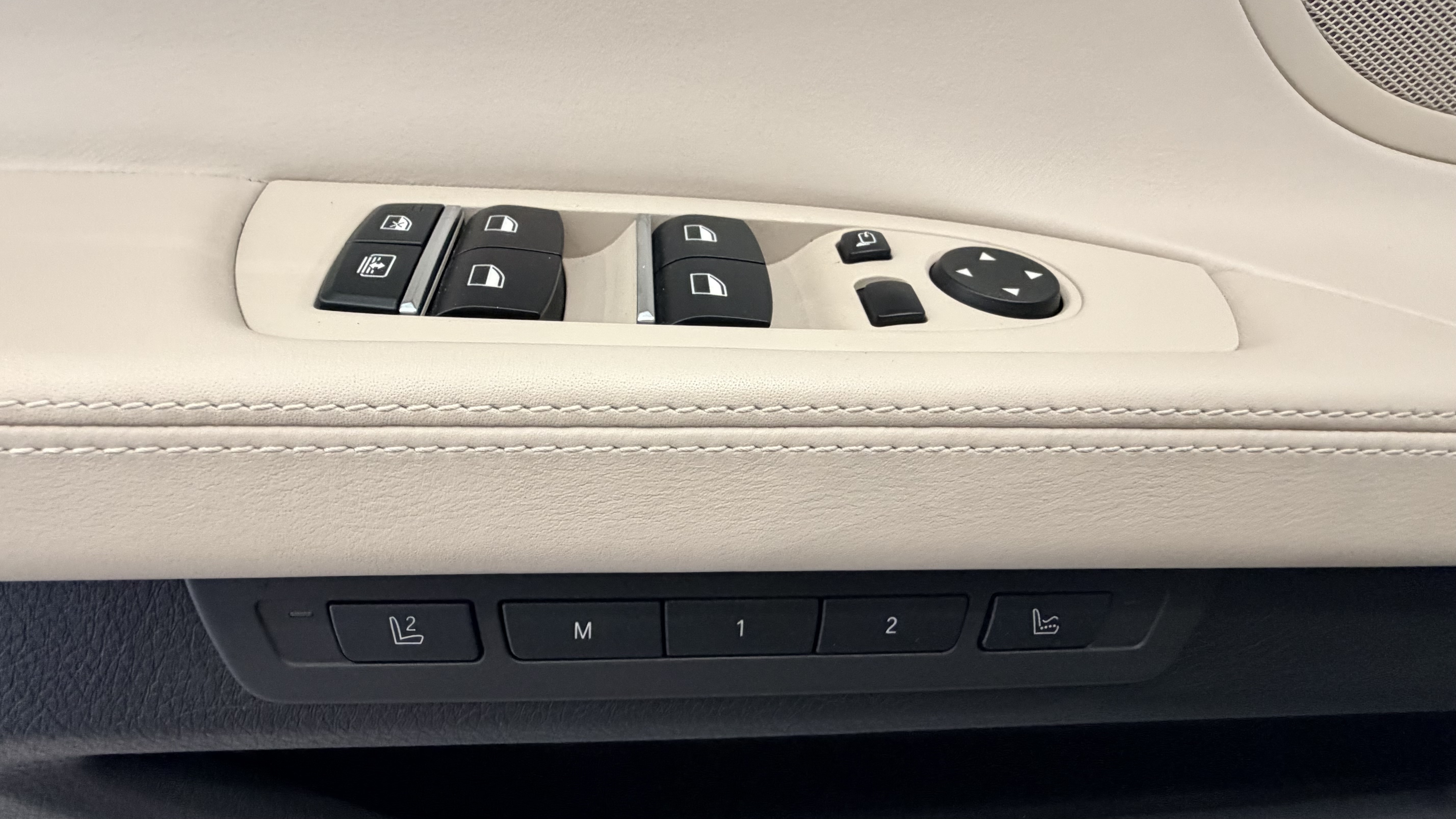 Used 2012 GRAY BMW 750i image 39