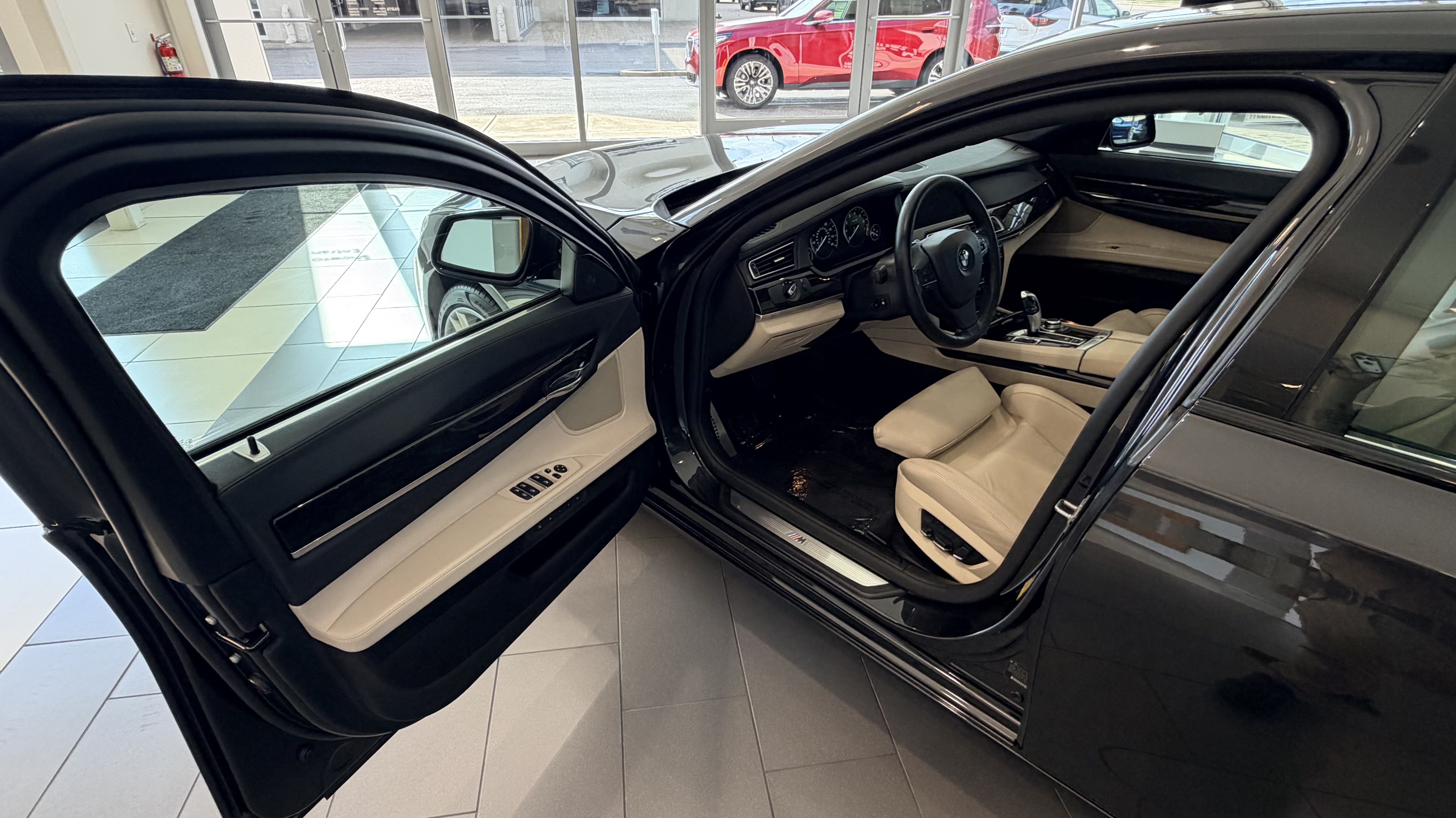 Used 2012 GRAY BMW 750i image 36