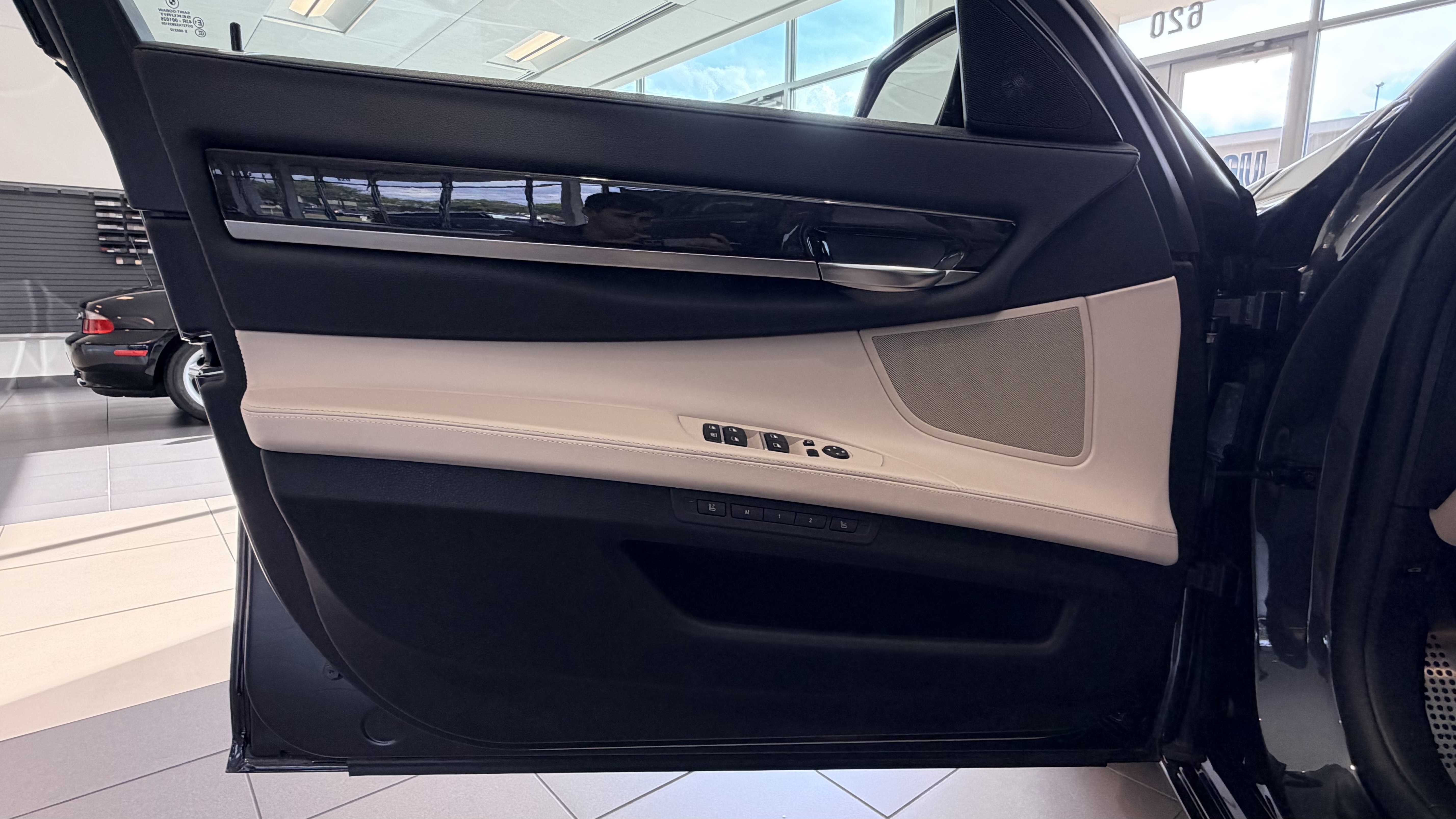 Used 2012 GRAY BMW 750i image 37