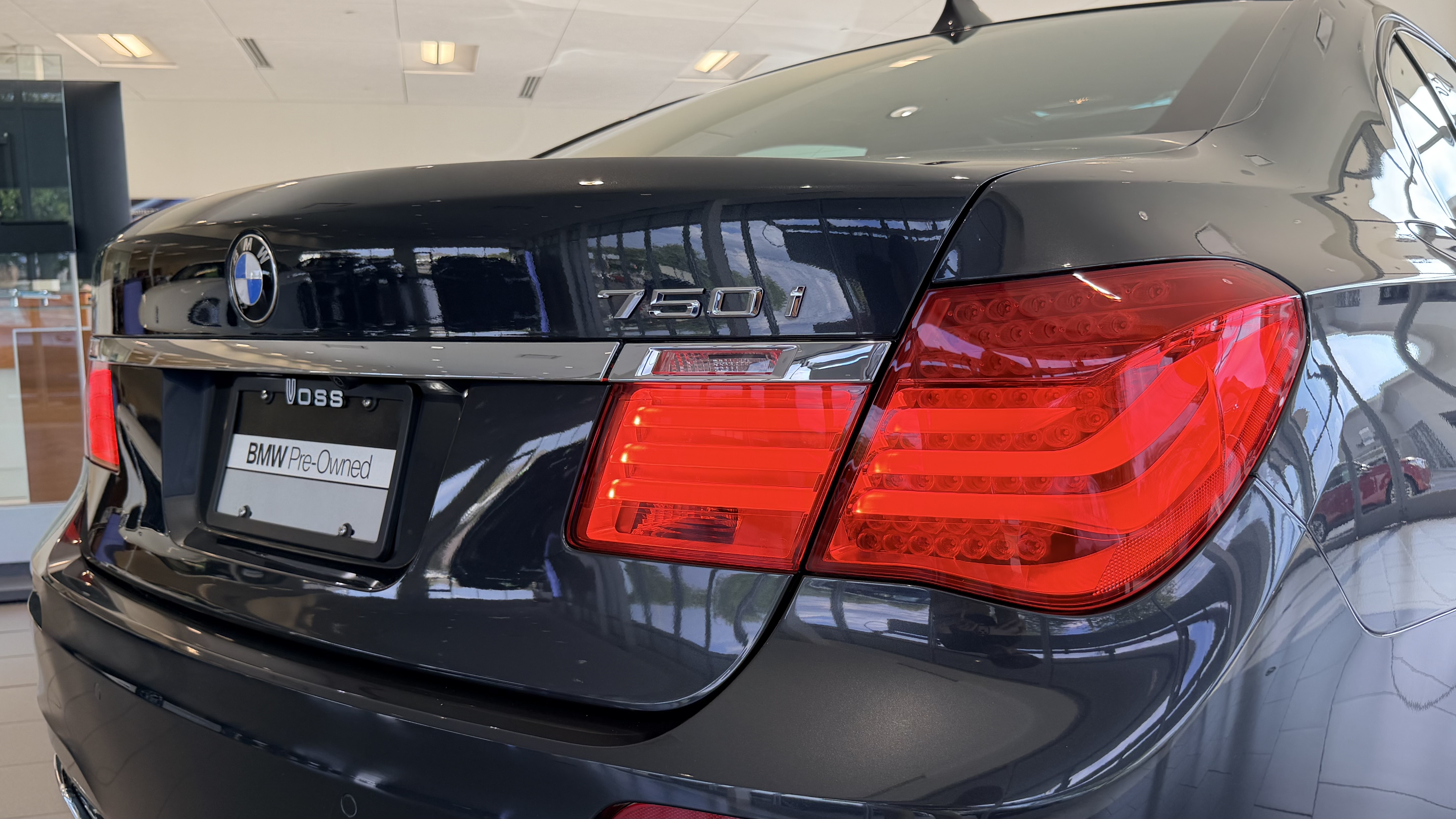 Used 2012 GRAY BMW 750i image 27