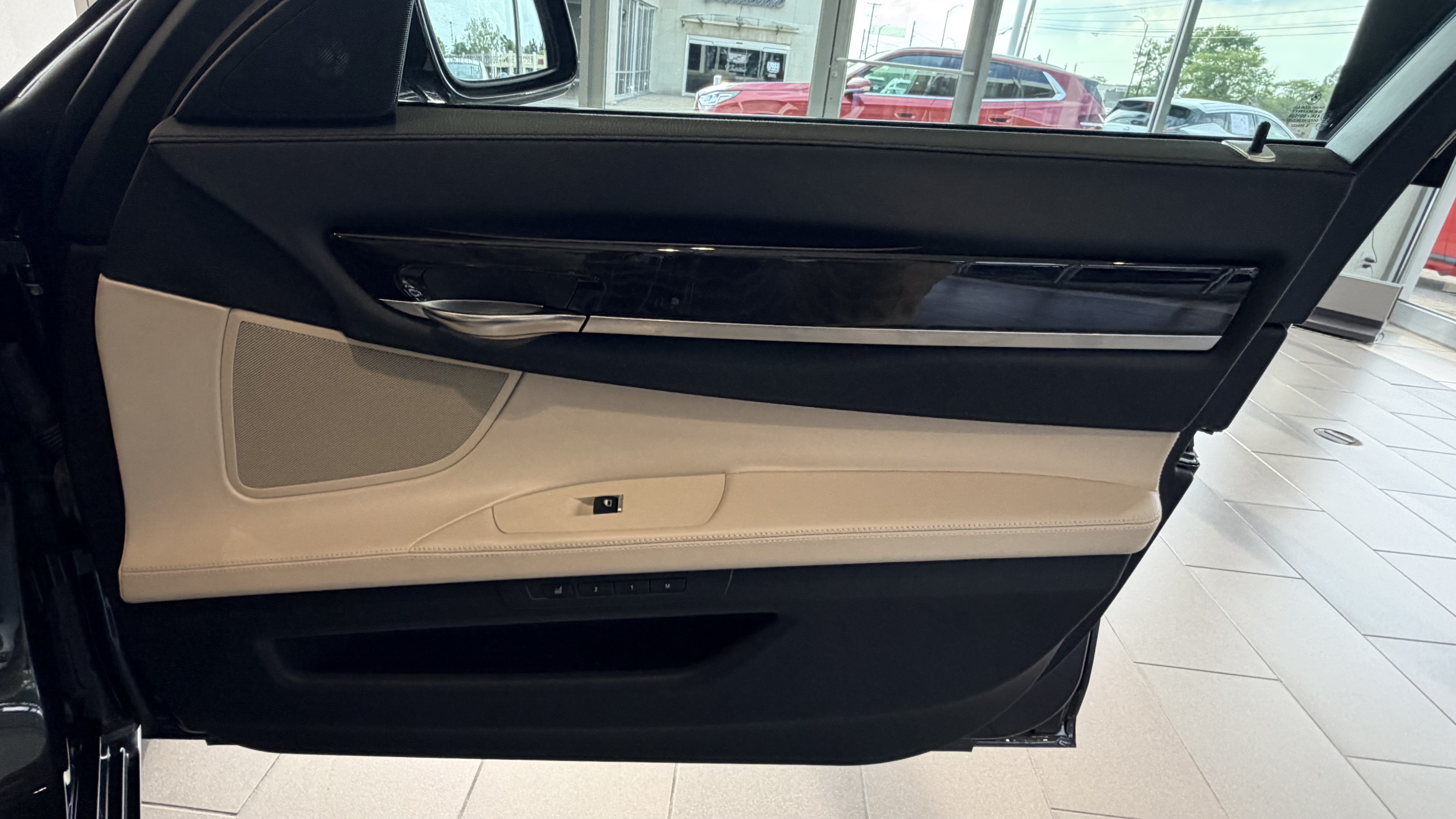 Used 2012 GRAY BMW 750i image 106
