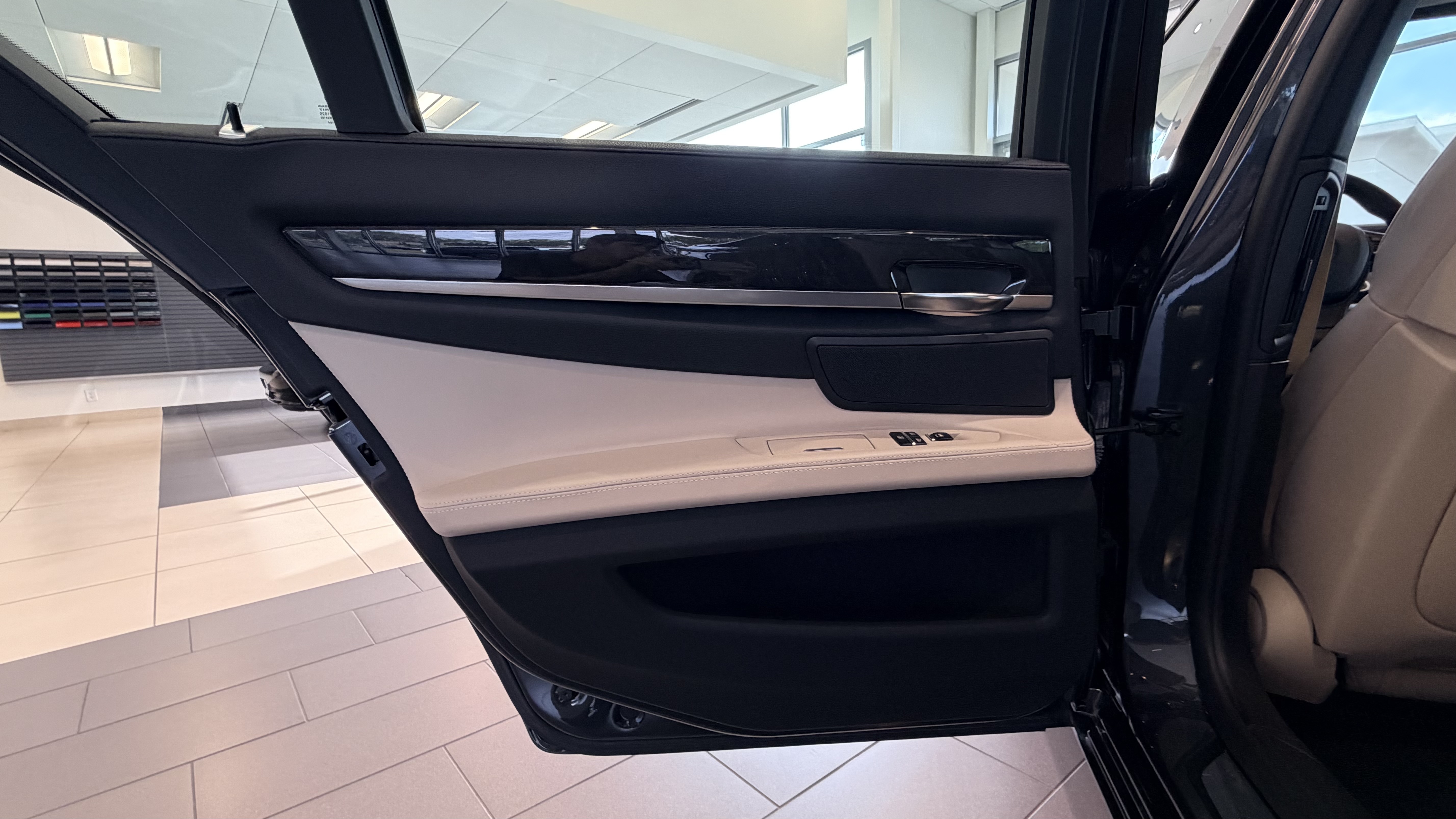 Used 2012 GRAY BMW 750i image 84