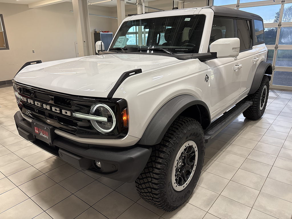 2023 Ford Bronco Outer Banks Advanced 4-Door 4WD