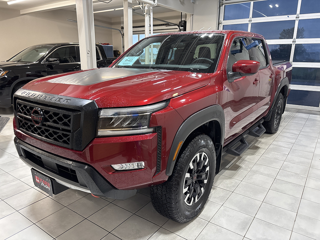 2023 Nissan Frontier PRO-4X Crew Cab 4WD