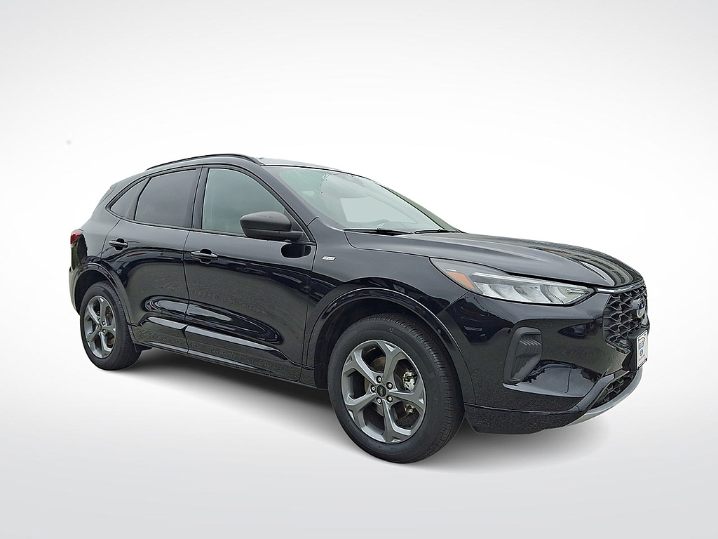 2024 Ford Escape ST-Line comparison vehicle