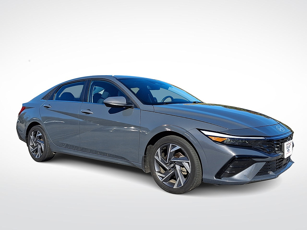 2025 Hyundai Elantra SEL Convenience available vehicle comparison