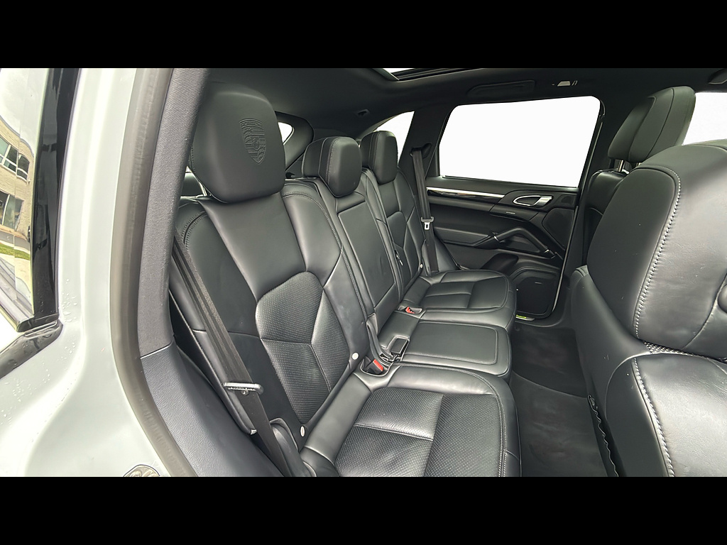 2018 Porsche Cayenne S E-Hybrid - Photo 19