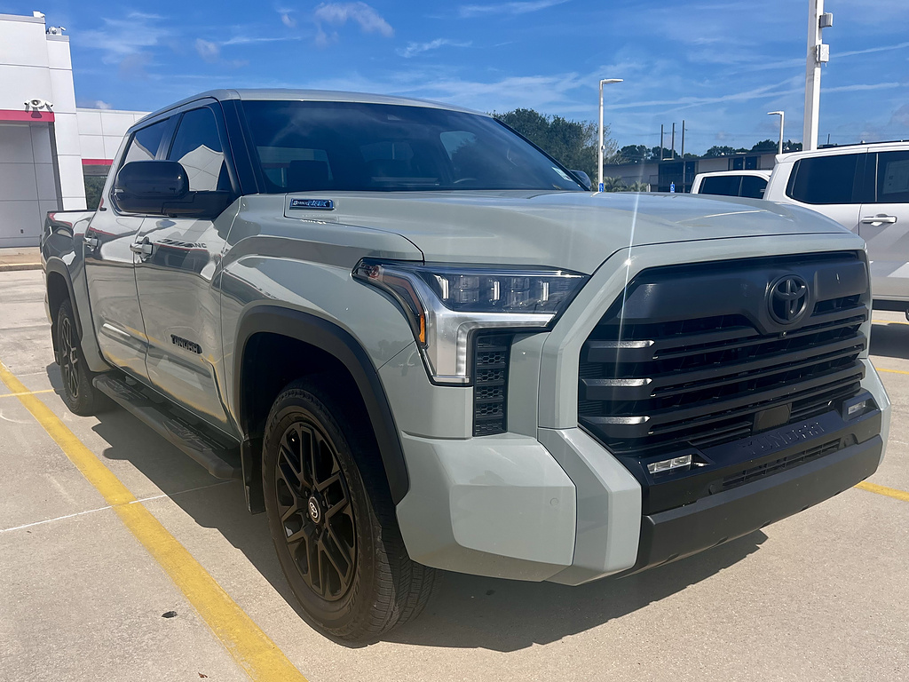 2026 Toyota Tundra Hybrid Limited HV CrewMax Cab 4WD
