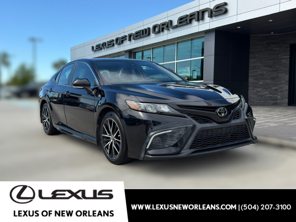 Midnight Black Metallic 2022 Toyota Camry Sedan Front-Wheel Drive 8-Speed Automatic