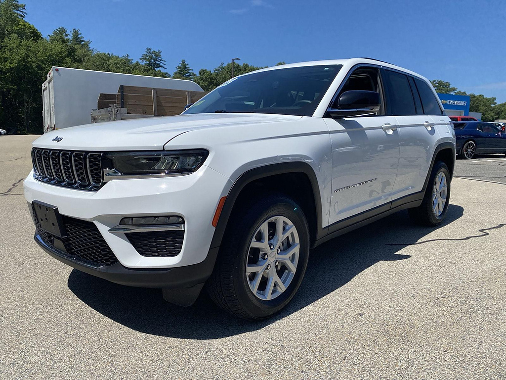 Bright White Clear Coat 2023 Jeep Grand Cherokee SUV / Crossover Four-Wheel Drive 8-Speed Automatic