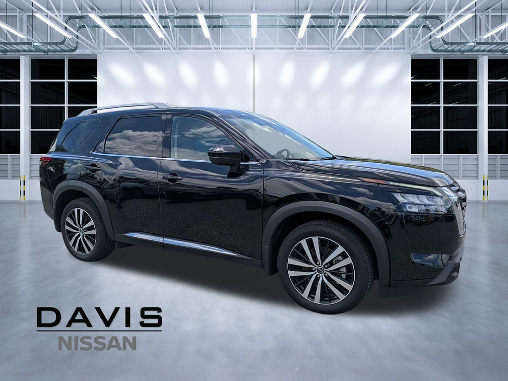 2025 Nissan Pathfinder Platinum 4WD