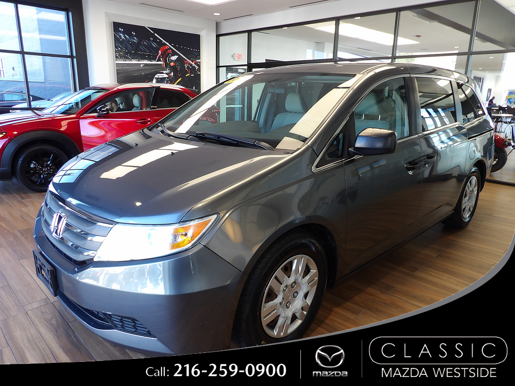  2013 Honda Odyssey LX FWD   