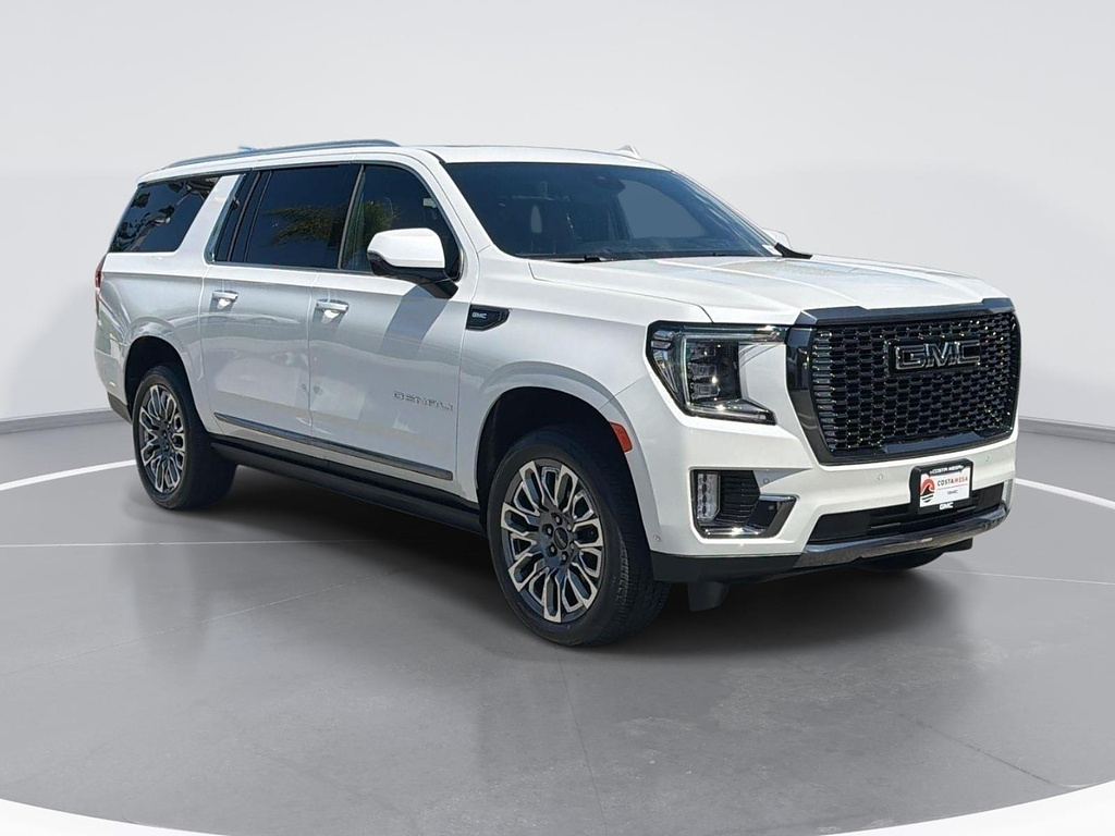White Frost Tricoat 2023 GMC Yukon XL SUV / Crossover Four-Wheel Drive Automatic
