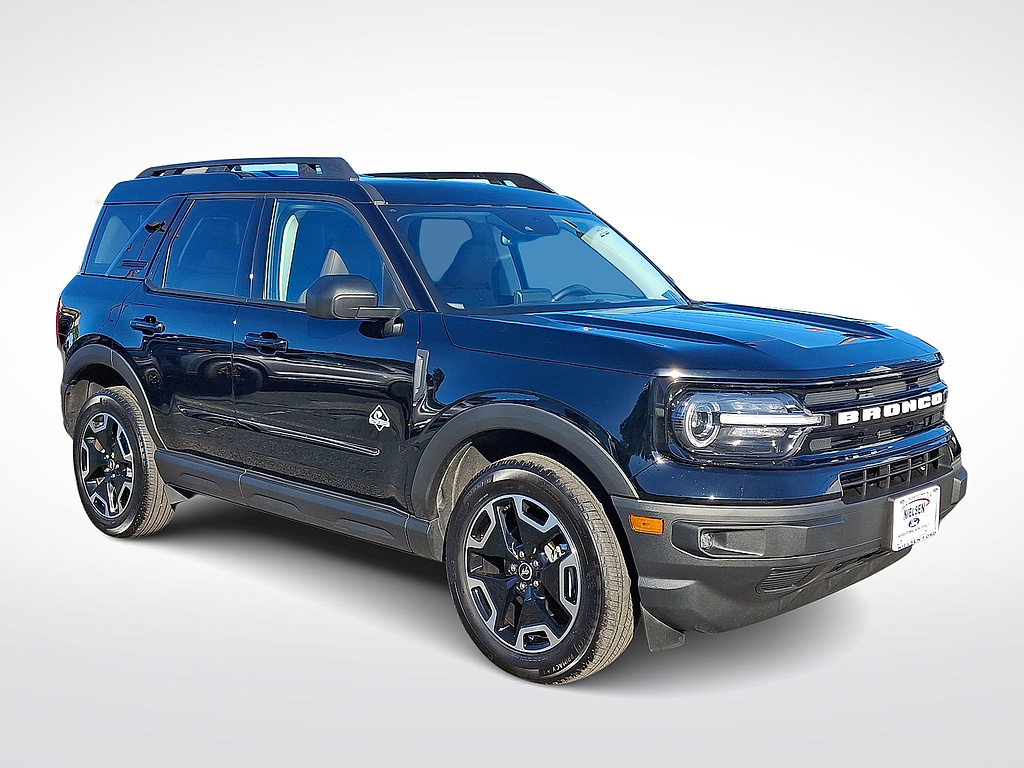 2023 Ford Bronco Sport Outer Banks comparison vehicle