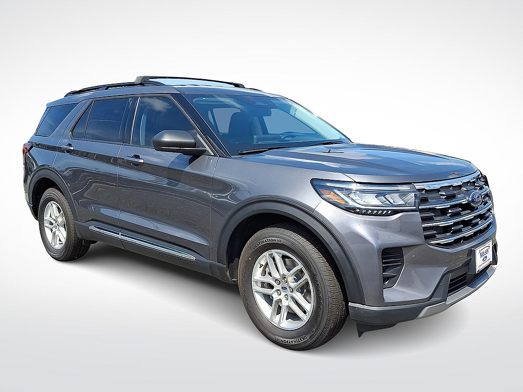 2025 Ford Explorer Active comparison vehicle