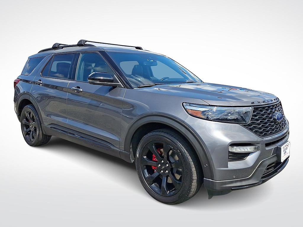 2022 Ford Explorer ST comparison vehicle