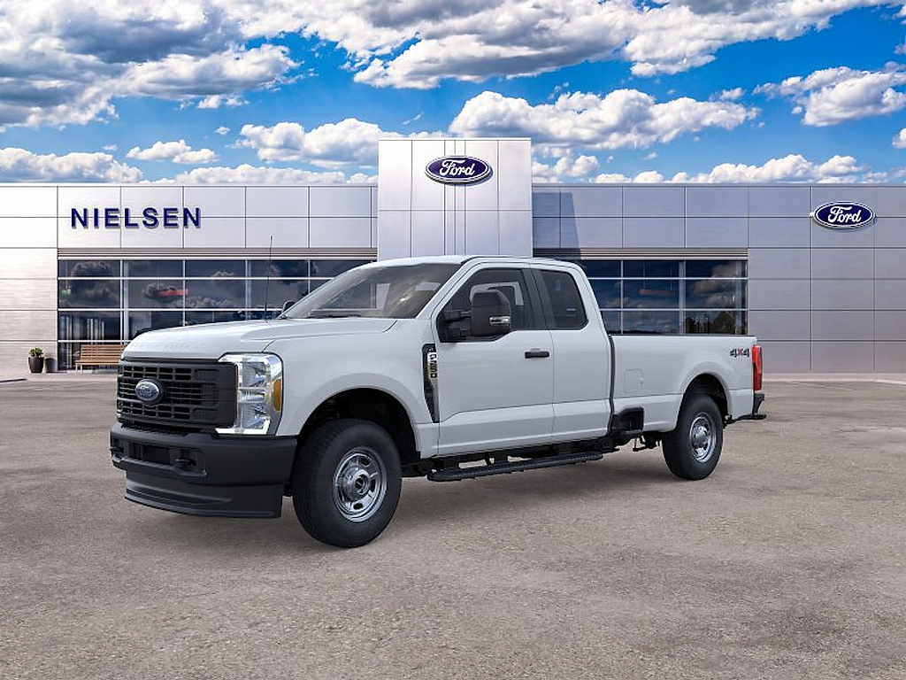 Oxford White 2026 Ford F-250 Super Duty Pickup Truck Four-Wheel Drive Automatic