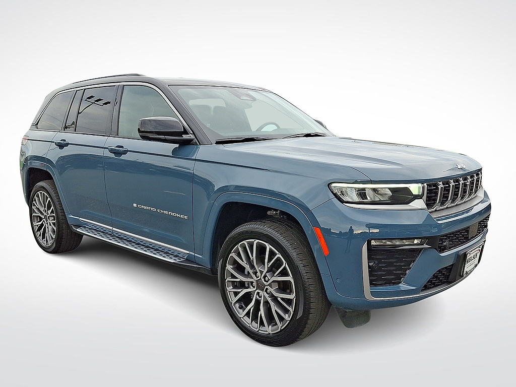 2026 Jeep Grand Cherokee Summit comparison vehicle