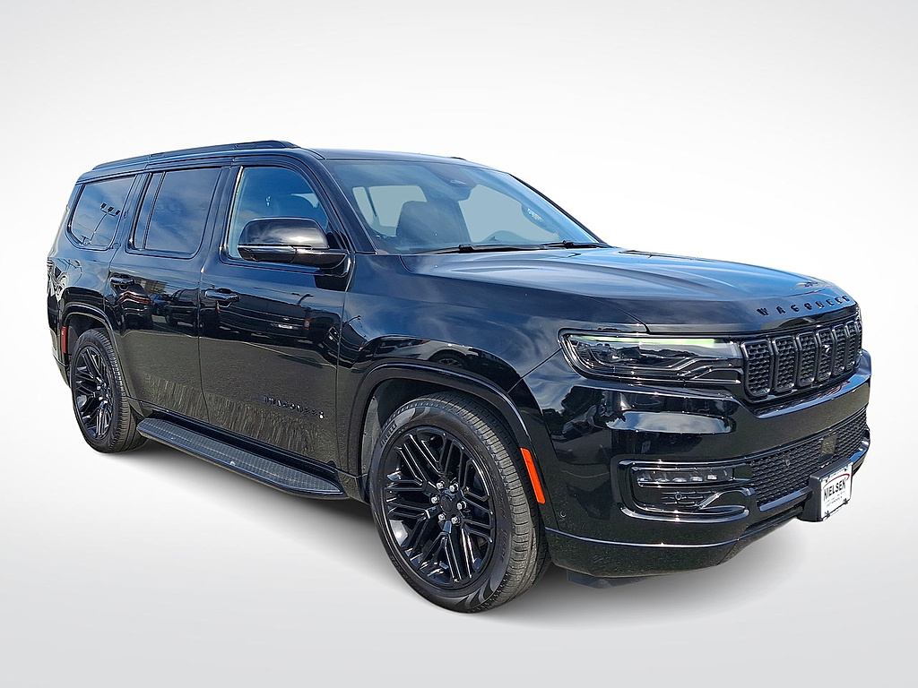 2024 Jeep Wagoneer Series II comparison vehicle