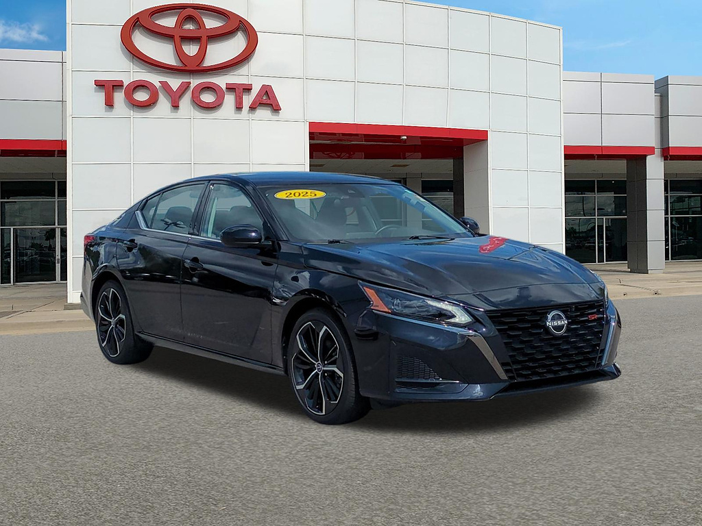 Super Black 2025 Nissan Altima Sedan Front-Wheel Drive Continuously Variable Transmission