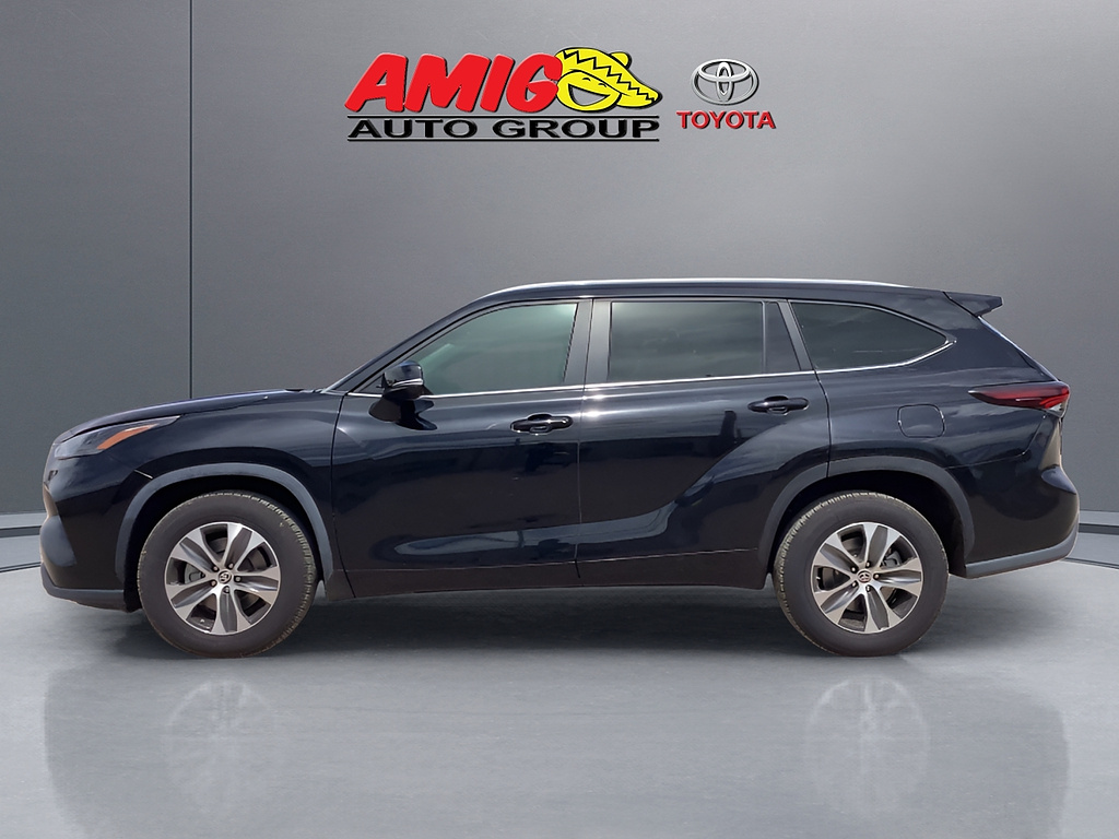 2024 Toyota Highlander LE - Photo 2
