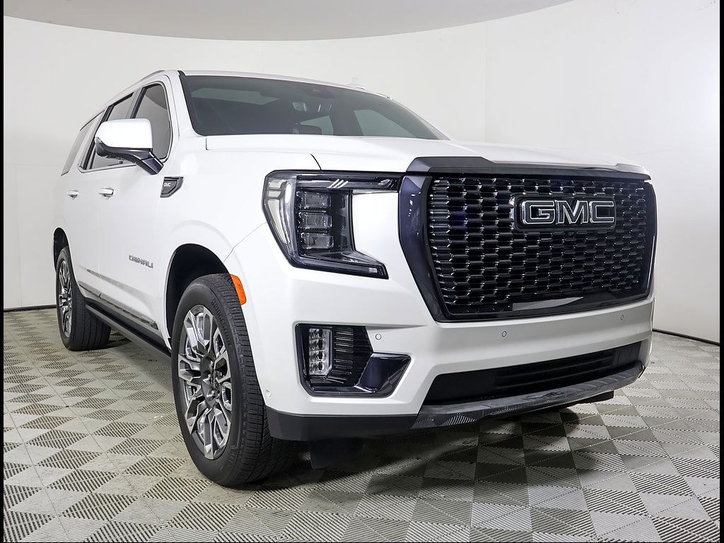 White Frost Tricoat 2023 GMC Yukon SUV / Crossover Four-Wheel Drive Automatic