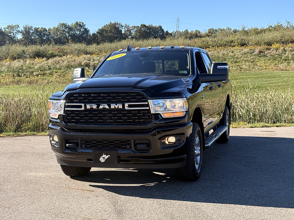 2024 RAM 3500 Big Horn Crew Cab 4WD