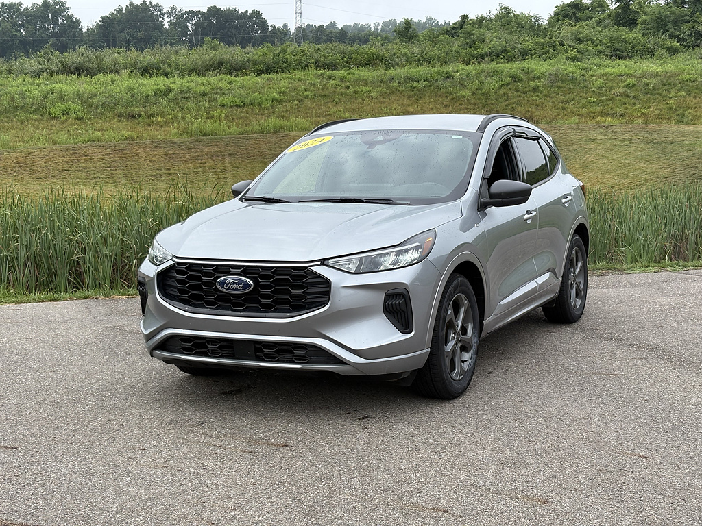 Iconic Silver 2024 Ford Escape SUV / Crossover Front-Wheel Drive 8-Speed Automatic