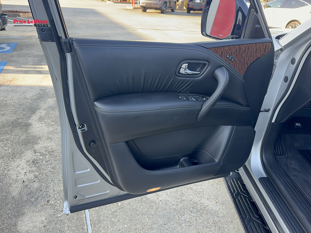 2019 Nissan Armada photo 19 of 27