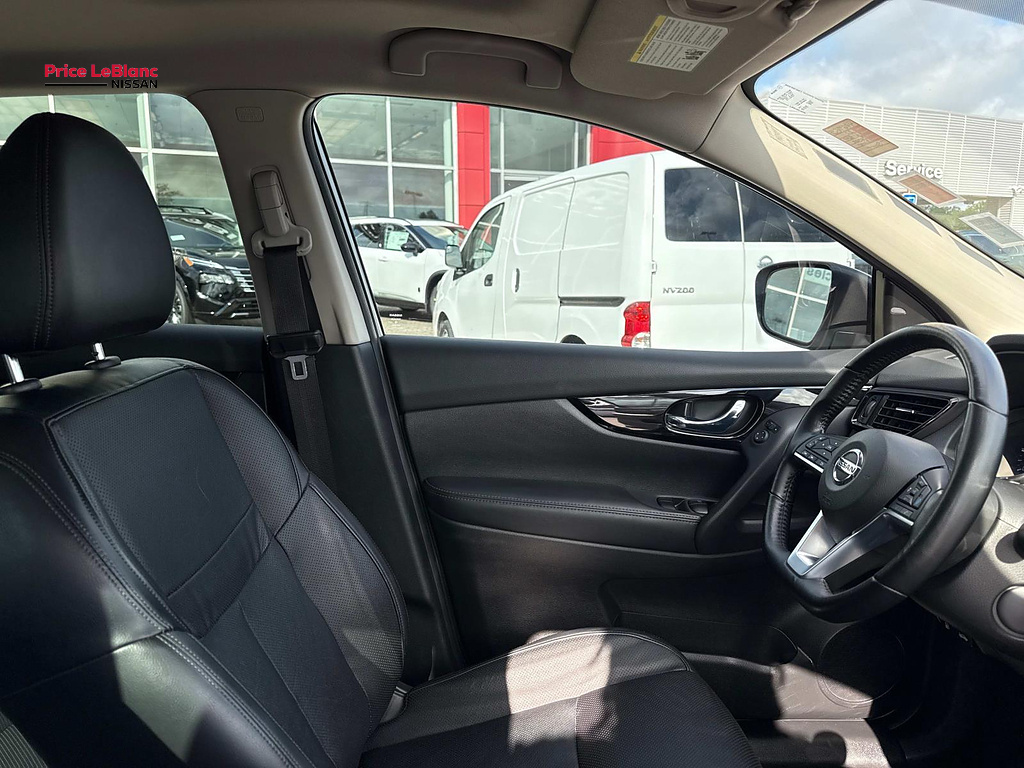 2022 Nissan Rogue Sport SL - 8