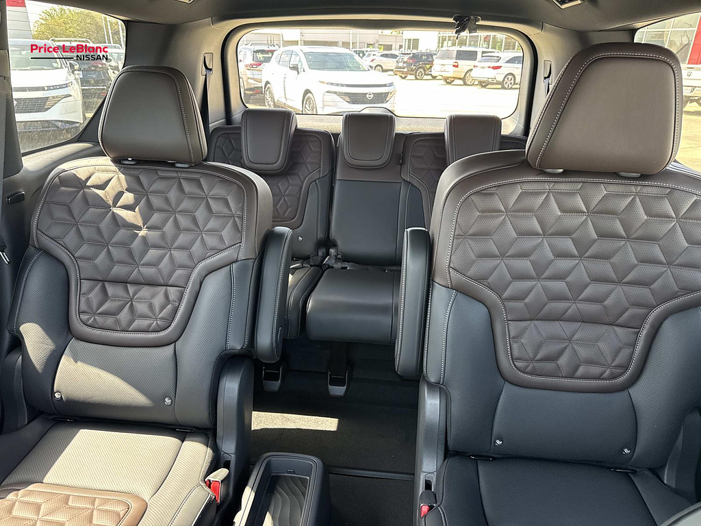2026 Nissan Armada photo 8 of 18