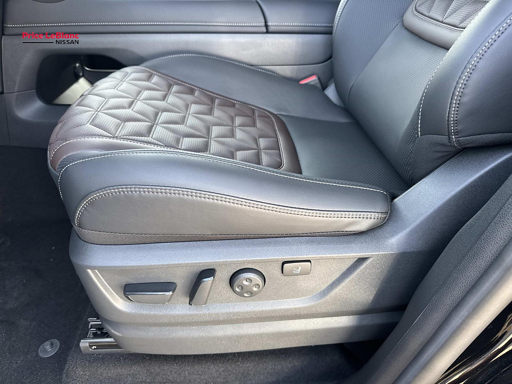 2026 Nissan Armada photo 12 of 18