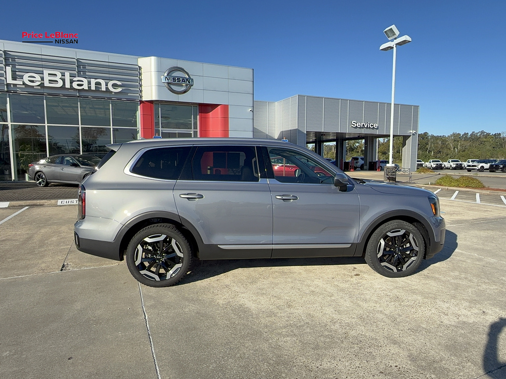 2024 Kia Telluride photo 11 of 33