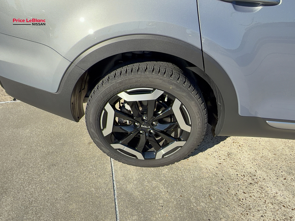 2024 Kia Telluride photo 17 of 33